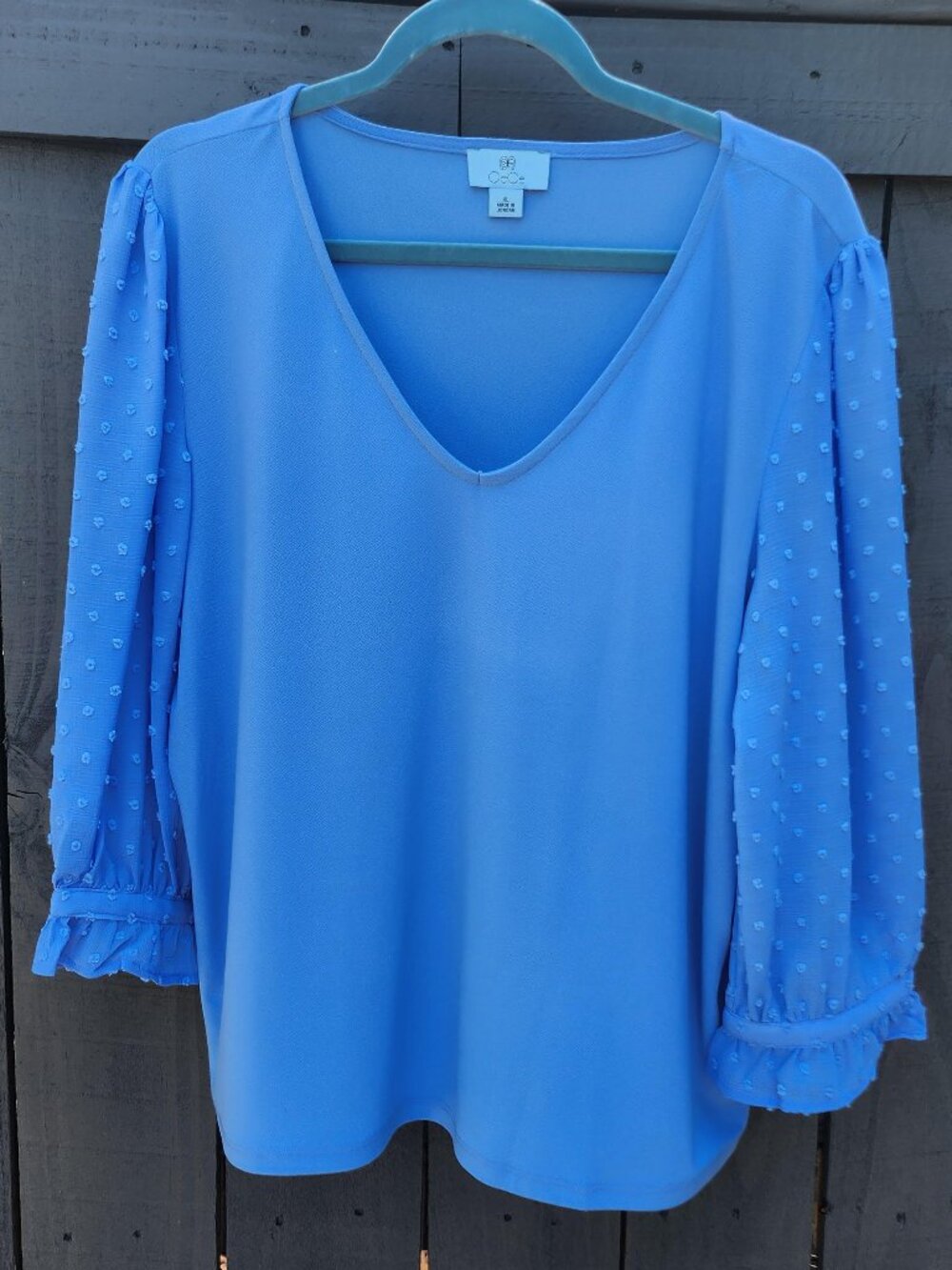SUPER CUTE PERIWINKLE STRETCH TOP FROM CECE XL